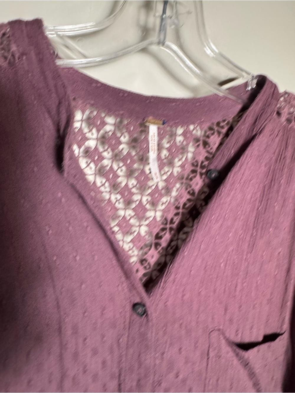 Free People  the best blouse Purple Solid Lace V-Neck Long Sleeve Button-Up  M - Picture 3 of 7